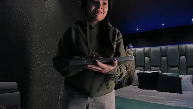 Snapshot of GiselOrtiz chatting on 03/22/25, 11:11 GiselOrtiz online show from 03/22/25, 11:11