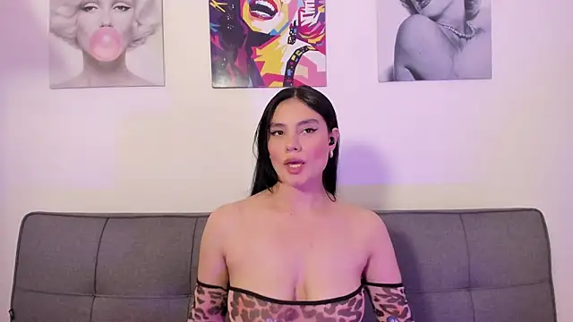 Snapshot of Maylin_Garcia chatting on 07/18/26, 07:44 Maylin Garcia online show from 07/18/26, 07:44