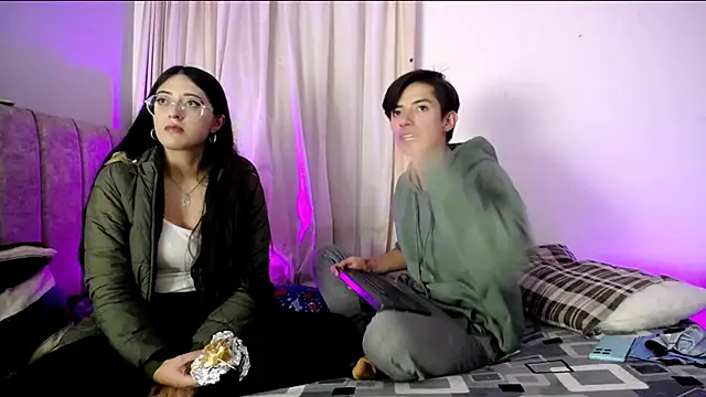 Pinkandyellowpokemon online show from 12/19/25, 04:38