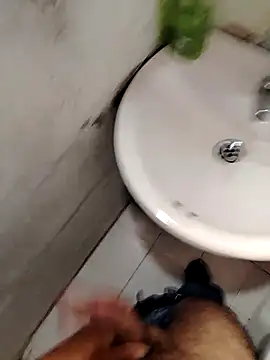 Snapshot of Danielitohot23cm chatting on 11/04/25, 09:18 Danielitohot23cm online show from 11/04/25, 09:18