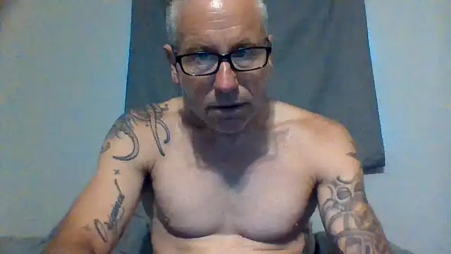 Pcsammy73 online show from 04/30/26, 08:57