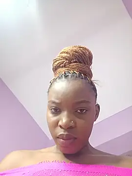 Pretty-queen123 online show from 12/16/25, 04:17