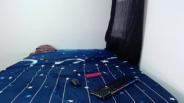 Snapshot of Frankbroad78 chatting on 10/07/25, 04:35 Frankbroad78 online show from 10/07/25, 04:35