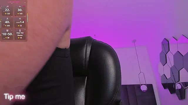 CorinneRusso online show from 01/17/26, 04:16