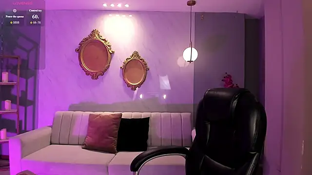 CorinneRusso online show from 05/13/26, 07:43