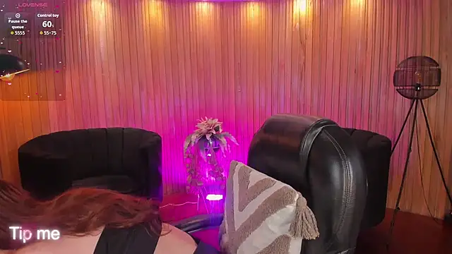 CorinneRusso online show from 12/15/25, 05:46