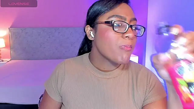 Snapshot of BlakmillerrGilson chatting on 11/13/25, 08:24 BlakmillerrGilson online show from 11/13/25, 08:24