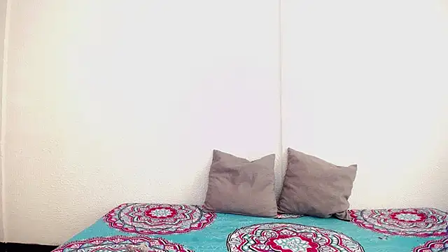 Snapshot of _joanne_and_oliver_ chatting on 09/19/25, 04:22 joanne and oliver online show from 09/19/25, 04:22