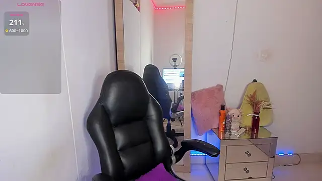 hellensexy online show from 12/18/25, 09:51