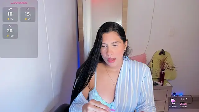 Snapshot of hellensexy chatting on 05/23/26, 09:47 hellensexy online show from 05/23/26, 09:47