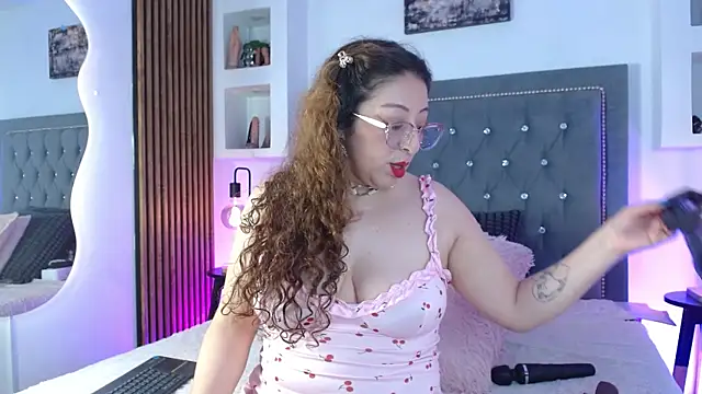 AnnadirtyXo online show from 06/25/26, 04:54