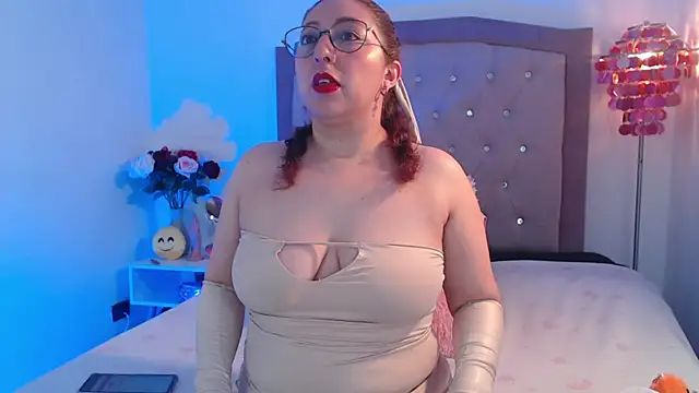 AnnadirtyXo online show from 11/17/25, 04:38