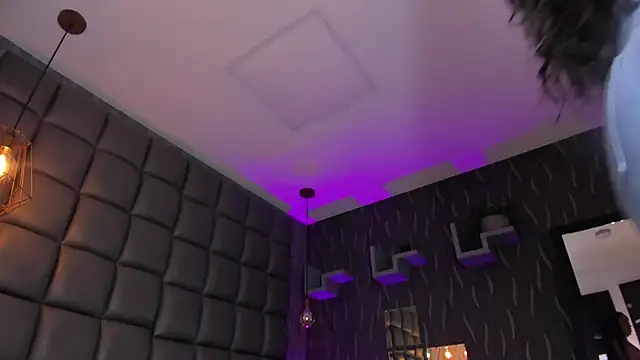 megan woll online show from 11/19/25, 08:42