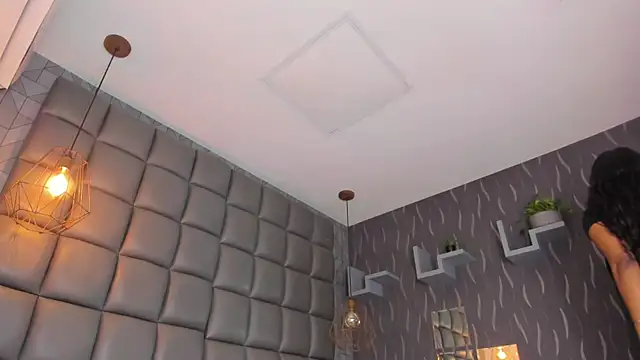 megan woll online show from 11/14/25, 08:34