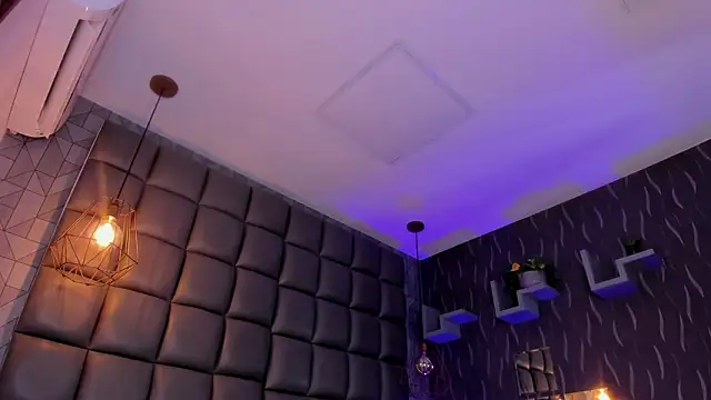 megan woll online show from 03/14/26, 07:31