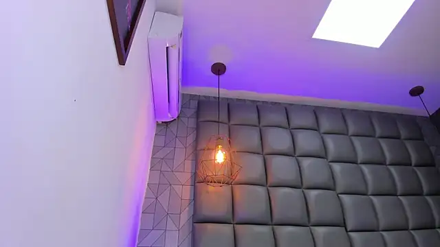 megan woll online show from 01/18/26, 08:34