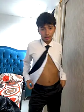 Snapshot of Leonarrrd_01 chatting on 10/30/25, 09:01 Leonarrrd 01 online show from 10/30/25, 09:01