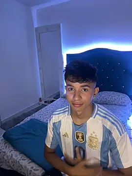 Snapshot of Leonarrrd_01 chatting on 02/23/25, 04:17 Leonarrrd 01 online show from 02/23/25, 04:17