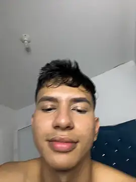 Snapshot of Leonarrrd_01 chatting on 02/23/25, 07:22 Leonarrrd 01 online show from 02/23/25, 07:22