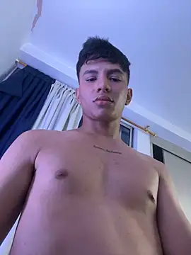 Snapshot of Leonarrrd_01 chatting on 03/23/25, 04:49 Leonarrrd 01 online show from 03/23/25, 04:49