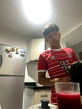 Snapshot of Leonarrrd_01 chatting on 09/26/25, 10:05 Leonarrrd 01 online show from 09/26/25, 10:05