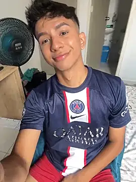 Snapshot of Leonarrrd_01 chatting on 02/23/25, 07:07 Leonarrrd 01 online show from 02/23/25, 07:07