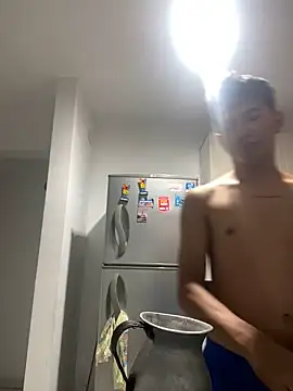 Snapshot of Leonarrrd_01 chatting on 03/16/25, 05:03 Leonarrrd 01 online show from 03/16/25, 05:03