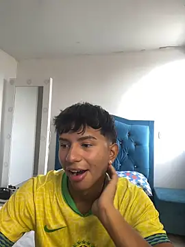 Snapshot of Leonarrrd_01 chatting on 09/27/25, 08:37 Leonarrrd 01 online show from 09/27/25, 08:37