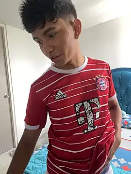 Snapshot of Leonarrrd_01 chatting on 03/10/25, 07:40 Leonarrrd 01 online show from 03/10/25, 07:40