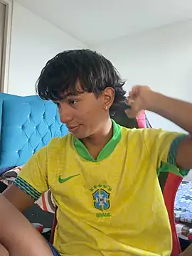 Snapshot of Leonarrrd_01 chatting on 12/03/25, 04:50 Leonarrrd 01 online show from 12/03/25, 04:50