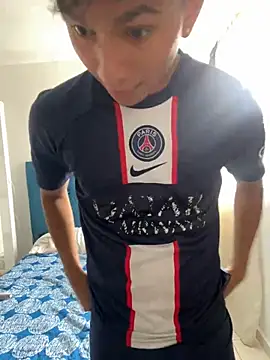 Snapshot of Leonarrrd_01 chatting on 03/12/25, 06:53 Leonarrrd 01 online show from 03/12/25, 06:53