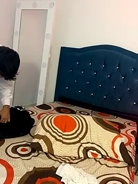 Snapshot of Leonarrrd_01 chatting on 10/30/25, 03:27 Leonarrrd 01 online show from 10/30/25, 03:27