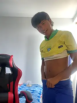 Snapshot of Leonarrrd_01 chatting on 11/23/25, 04:50 Leonarrrd 01 online show from 11/23/25, 04:50