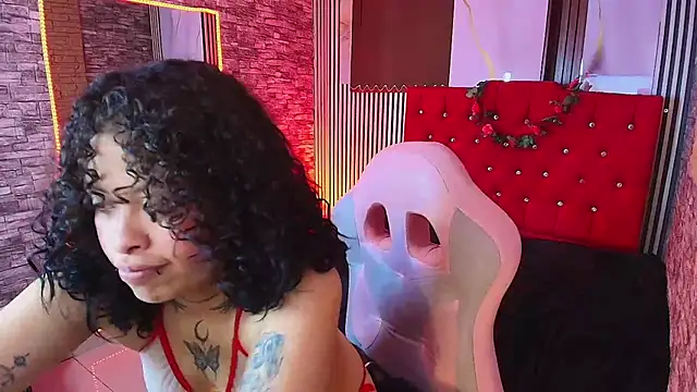 miahernadez303av online show from 11/04/25, 03:21