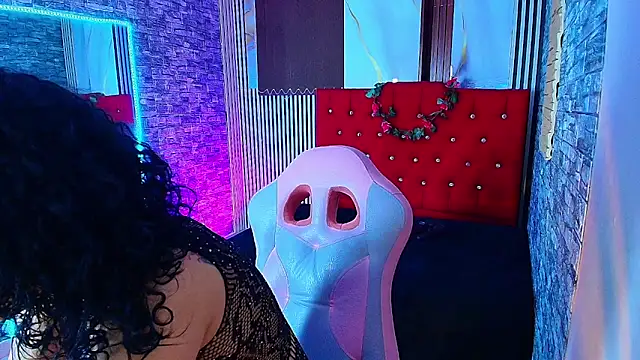 miahernadez303av online show from 12/02/25, 04:03