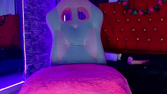 miahernadez303av online show from 03/02/26, 07:26