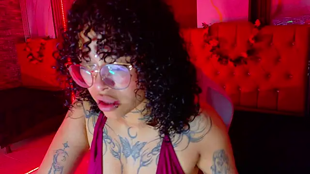 miahernadez303av online show from 02/24/26, 03:40