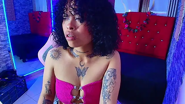 miahernadez303av online show from 11/10/25, 04:06