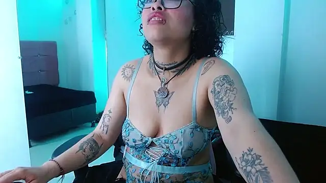 Snapshot of miahernadez303av chatting on 02/24/25, 06:38 miahernadez303av online show from 02/24/25, 06:38