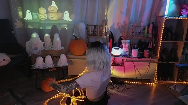 Kerry Kirk online show from 10/23/25, 11:47