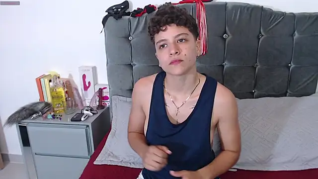 Antonella Cruz02 online show from 05/10/26, 03:21