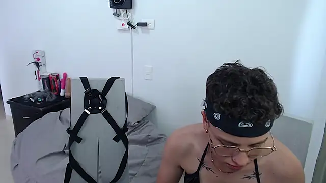 Snapshot of Antonella_Cruz02 chatting on 03/16/25, 08:10 Antonella Cruz02 online show from 03/16/25, 08:10