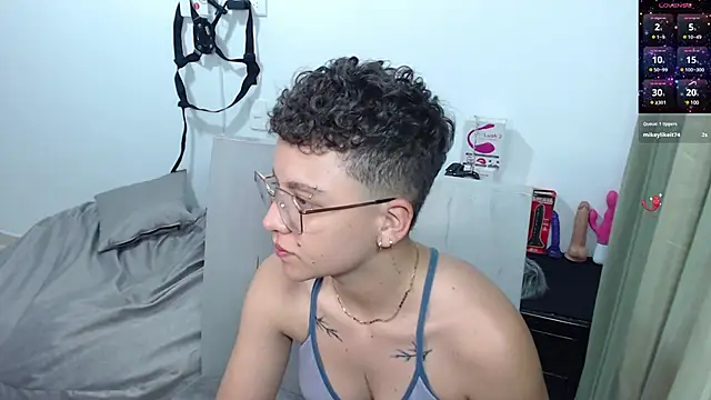 Snapshot of Antonella_Cruz02 chatting on 03/12/25, 03:46 Antonella Cruz02 online show from 03/12/25, 03:46