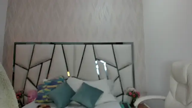  aurora18  online show from 02/05/26, 03:02