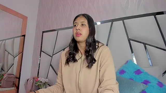  aurora18  online show from 03/12/26, 03:12