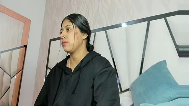  aurora18  online show from 02/09/26, 03:04