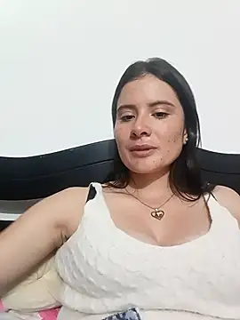 Zoe Clark  online show from 10/07/25, 12:00
