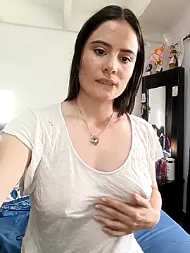 Zoe Clark  online show from 10/07/25, 09:49
