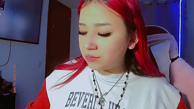 madisonx17 online show from 11/15/25, 02:59