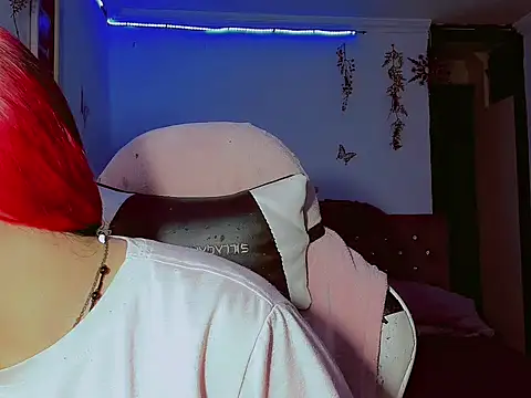 madisonx17 online show from 10/31/25, 12:29